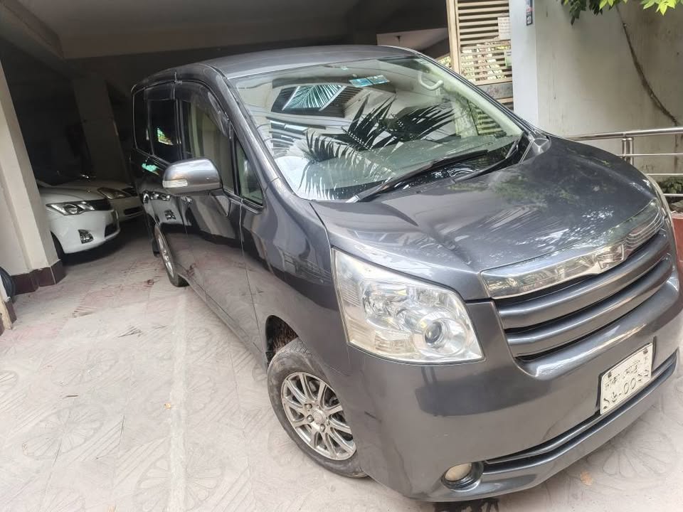 Toyota Noah Smart 2009♦️PUSH START